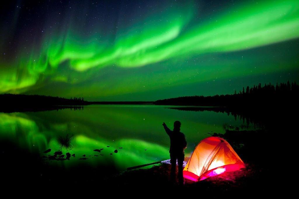 Peterson'S Point Lake Lodge Йеллоунайф Экстерьер фото