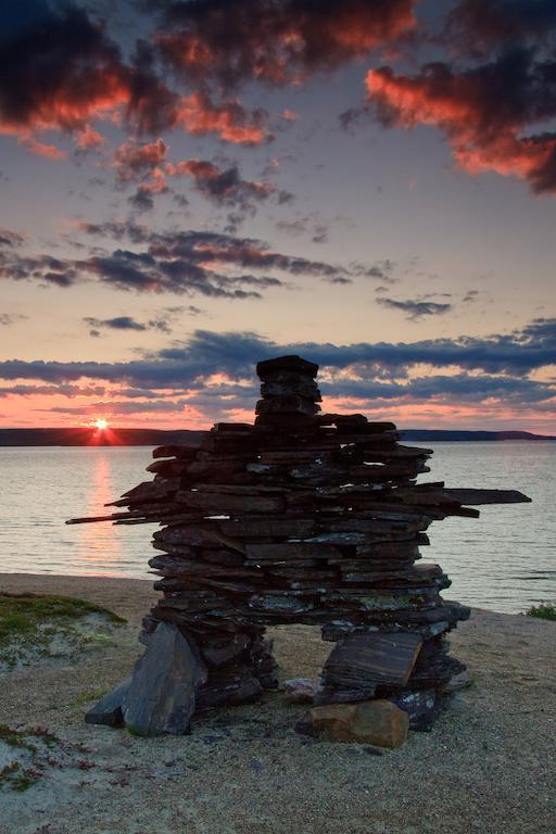 Peterson'S Point Lake Lodge Йеллоунайф Экстерьер фото